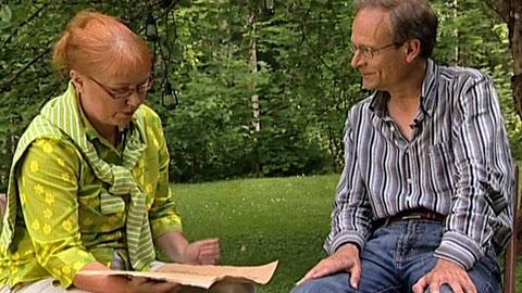 Heikki Kiuru vastaa katsojakysymyksiin. Kuva: Puutarhaunelmia Heikki Kiuru vastaa katsojakysymyksiin. Kuva: Puutarhaunelmia