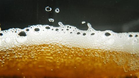 Alkoholittomat juomat testissä. Kuva: Yle Alkoholittomat juomat testissä. Kuva: Yle