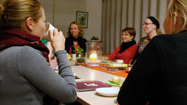 Keskustelua Jean Echenozin kirjasta Minä lähden. Kuva: Anni Alatalo, Yle Olotila