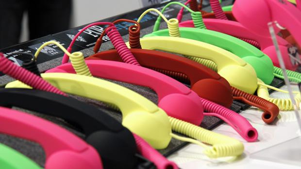 Värikkäät luurit tuovat menneisyyden nykypäivään. Kuva: Siiri Huttunen