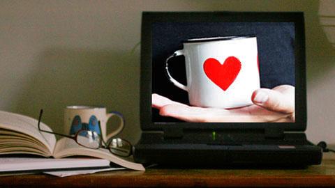 Virtuaaliflirtti johtaa rakkaussuhteisiin. Kuvalähteet: Satu Pirinen. Kuvankäsittely: YLE Virtuaaliflirtti johtaa rakkaussuhteisiin. Kuva: Satu Pirinen, kuvakäsittely:Yl