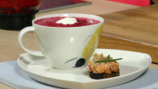Resepti: Punajuuri-inkiväärigazpacho. Kuva: Aamu-tv, Yle Resepti: Punajuuri-inkiväärigazpacho. Kuva: Aamu-tv, Yle