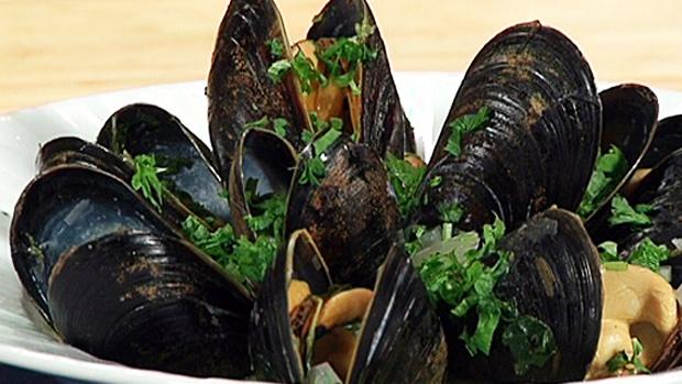 Sinisimpukat merimiehen tapaan. Kuva: Yle Sinisimpukat merimiehen tapaan. Kuva: Yle
