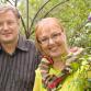 Heikki Laaksonen ja Paula Ritanen-Närhi tuovat Puutarhaunelmia koteihin 6.5.2010 alkaen TV1:llä. Kuva: Filmiteollisuus