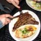 T-bone steak oli verisen murea. Kuva: Jussi Lempiäinen
