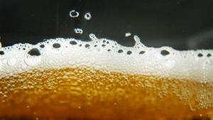 Alkoholittomat juomat testissä. Kuva: Yle