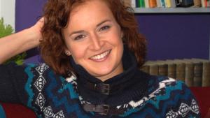 Anne Teir-Siltanen on Strömsön uusin juontaja ja ruutukasvo. Kuva: YLE