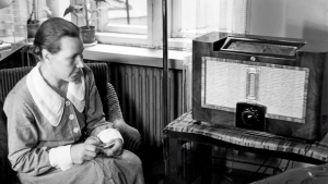 Kansanradio kerää viikottain peräti 400 000 kuuntelijaa radion ääreen. Kuva: Yle