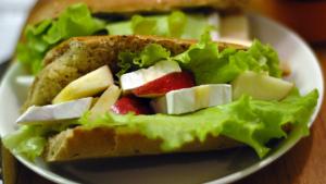 Brie-omenapatongit. Kuva: kadenvaantoa.blogspot.com