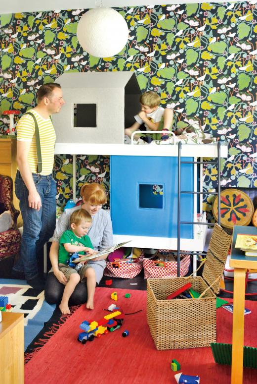 Elina ja Klaus Aalto sekä Amos ja Elis. Kuva: Finland Family Style/Paumes