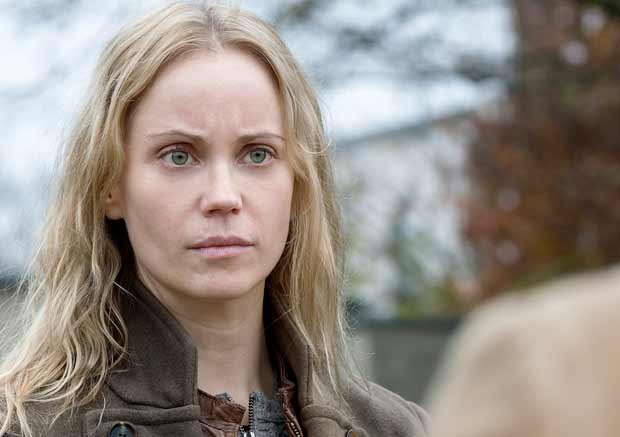 Sofia Helin Saga Norénina. Rikossarja Silta, toinen tuotantokausi. Kuva: Yle Kuvapalvelu