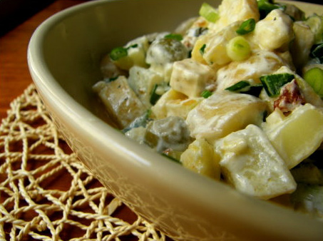 Feta-perunasalaatti. Kuva: pippurimylly2.blogspot.com