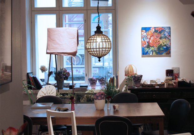 Fleuriste-kahvilan ranskalainen maalaisomenapiirakka maustetaan wabi-sabilla. Kuva: Ulla Vuorela