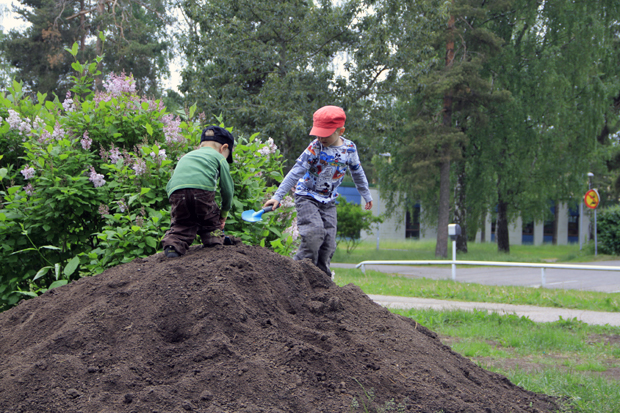 Sissipuutarhurit Myllypurossa 26.7. TV2. Kuva: Eero Liimatainen.