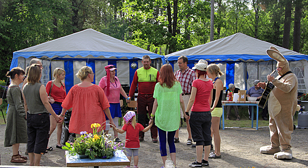 Sissipuutarhurit 19.7.2012 TV2. Kuva: Eero Liimatainen.