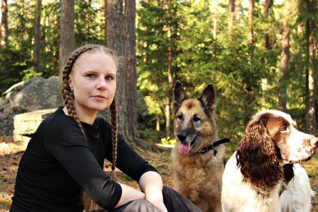 Koira - lapsen paras ystävä? Sanna karppinen. Kuva: Saukki Ruuska.