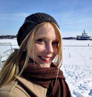 Strada: Meeri Koutaniemen haastattelu ympärileikkauskohun jälkeen. Toimittaja-ohjaaja Minna Dufton. Kuva: Yle