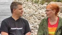 Viherrakentaja Henrik Bos vastaa katsojakysymyksiin. Kuva: Puutarhaunelmia