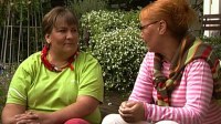 Kirsi Tuominen Uudenmaan Martoista vastaa katsojakysymyksiin. Kuva: Puutarhaunelmia