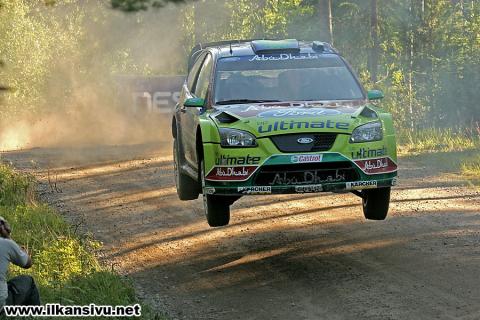 Latvala loikkaa