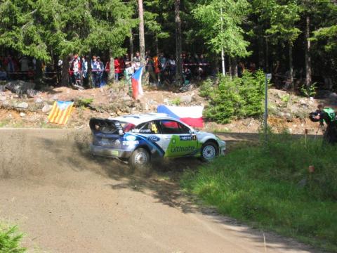 Hirvonen kaartaa