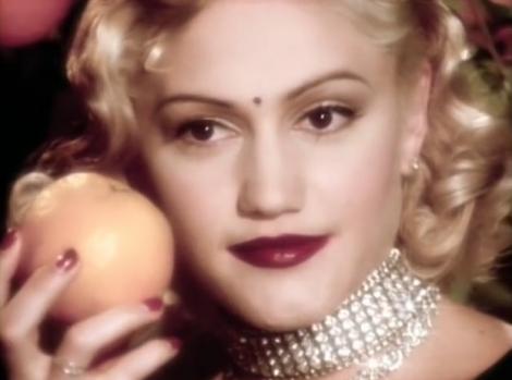 Kuva: Julkisuuden kielletty hedelmä aiheuttaa kitkaa No Doubt -bändin kesken Don't Speak -musiikkivideolla.